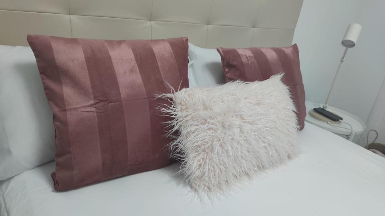 Casa Gascona Con Parking, Wifi Y Netflix Gratis!! By Delabra Apartments Oviedo Eksteriør billede