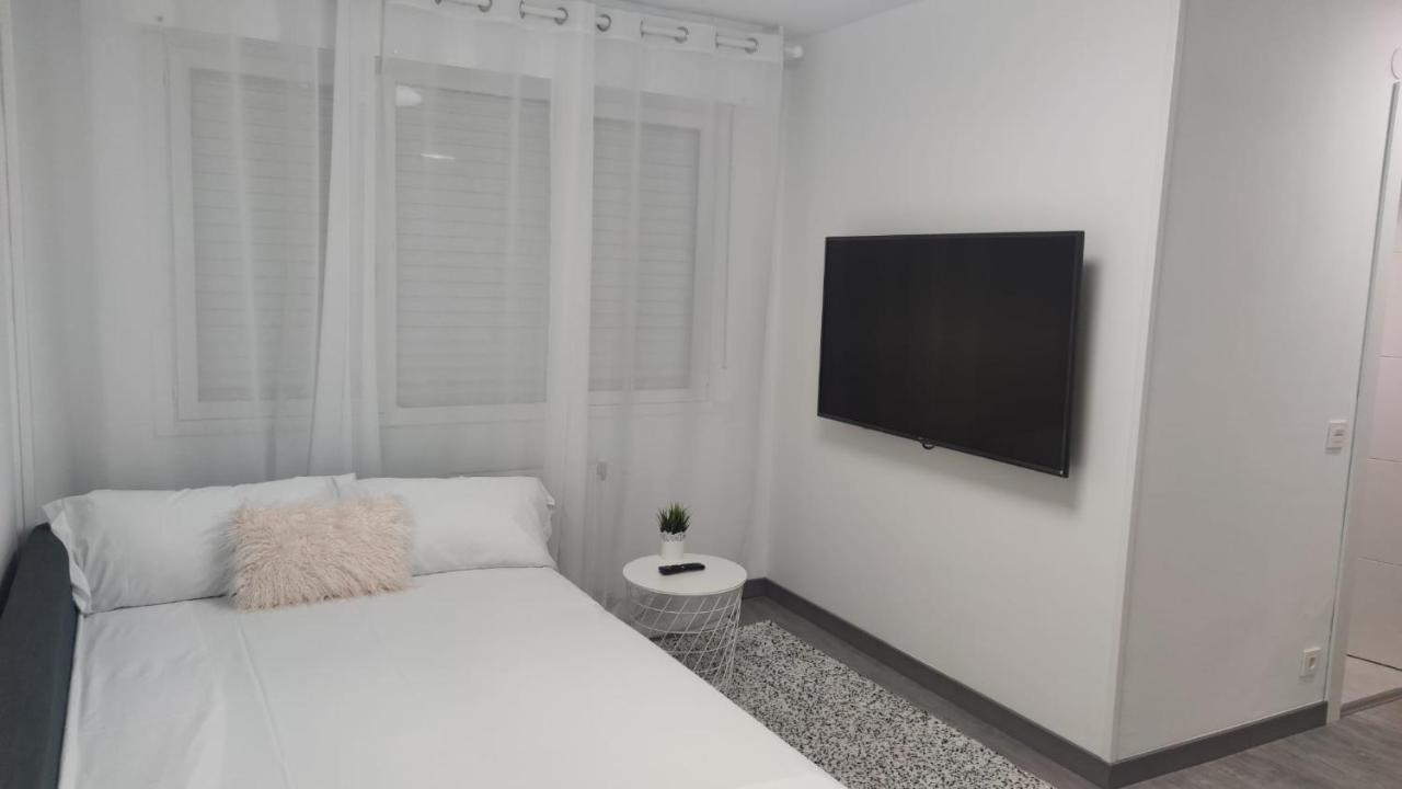 Casa Gascona Con Parking, Wifi Y Netflix Gratis!! By Delabra Apartments Oviedo Eksteriør billede