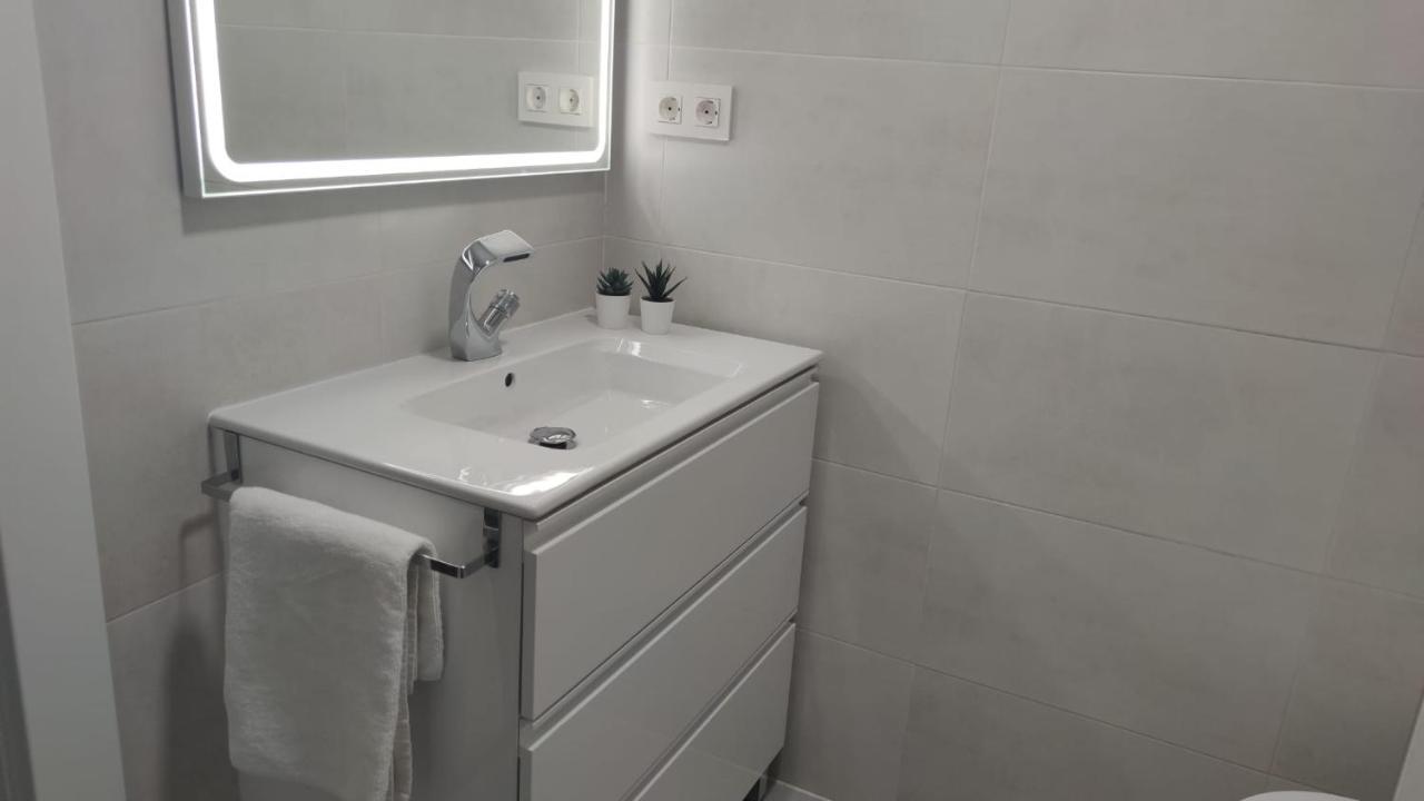 Casa Gascona Con Parking, Wifi Y Netflix Gratis!! By Delabra Apartments Oviedo Eksteriør billede